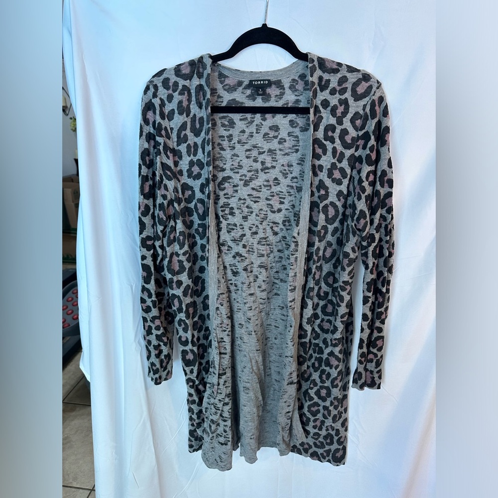 Torrid Women's Grey Leopard Slub Knit Boyfriend Cardigan Size 3X Cotton Blend
